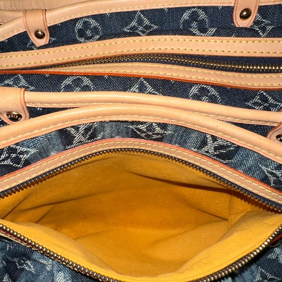 LOUIS VUITTON Limited Edition Blue Denim Monogram Porte Epaule Raye MM Bag - Picture 11 of 16
